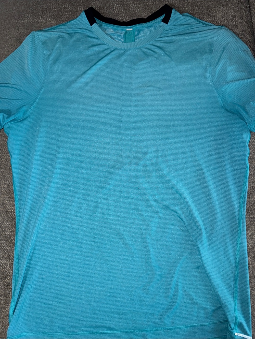 Lululemon Women’s Lightweight Crew Neck Top in Teal Blue